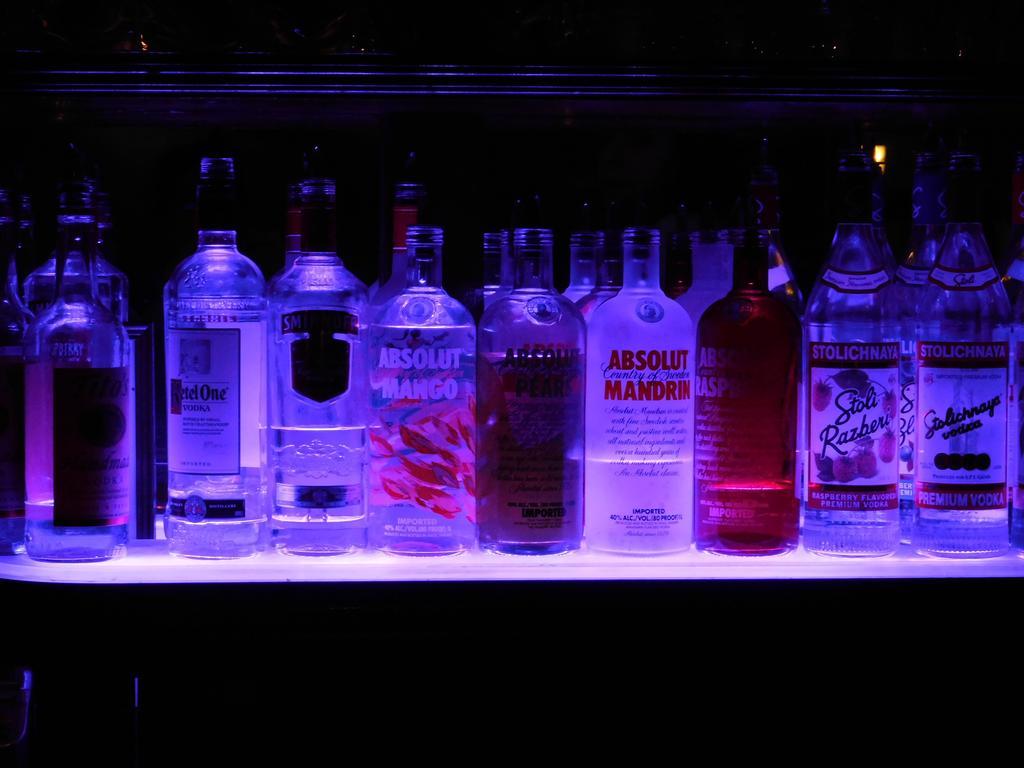 West Gate Inn Наяк Екстериор снимка